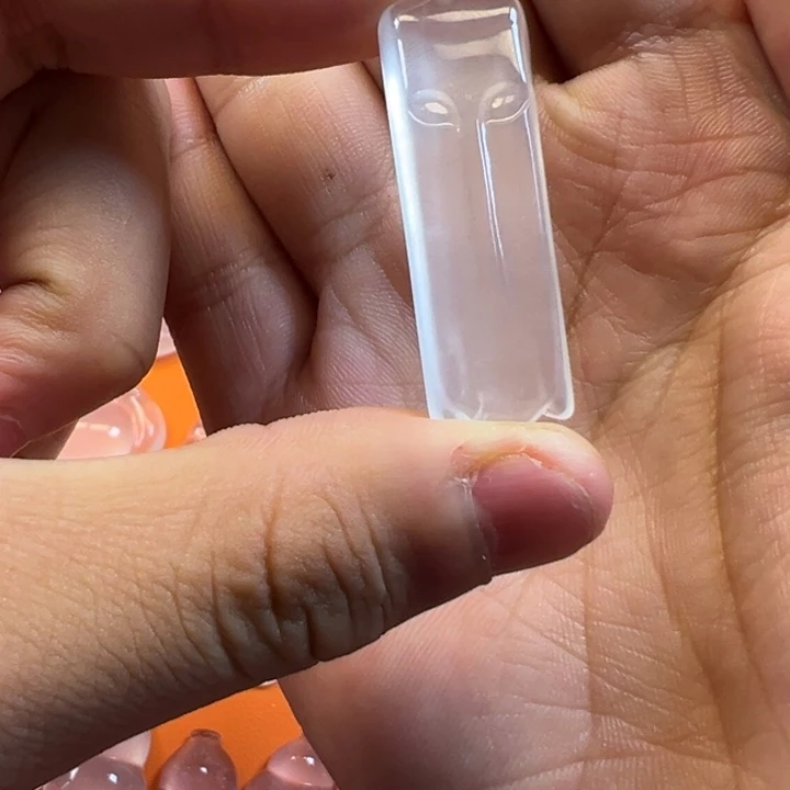 石英质玉未镶嵌颈饰