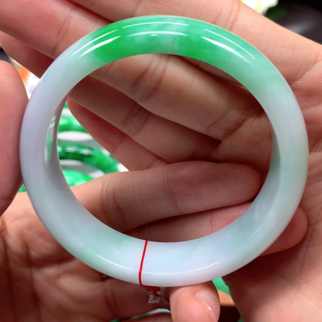 翡翠手镯未镶嵌缅甸翡翠