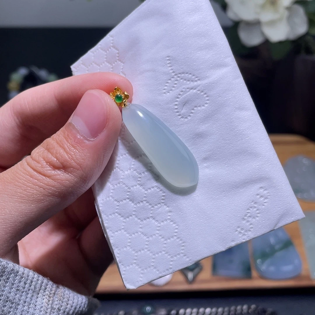 定制翡翠18K金镶嵌吊坠