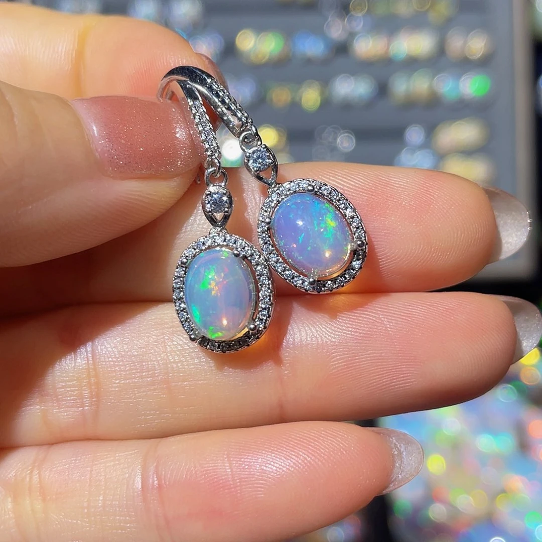 周***六欧泊银S925镶嵌耳饰