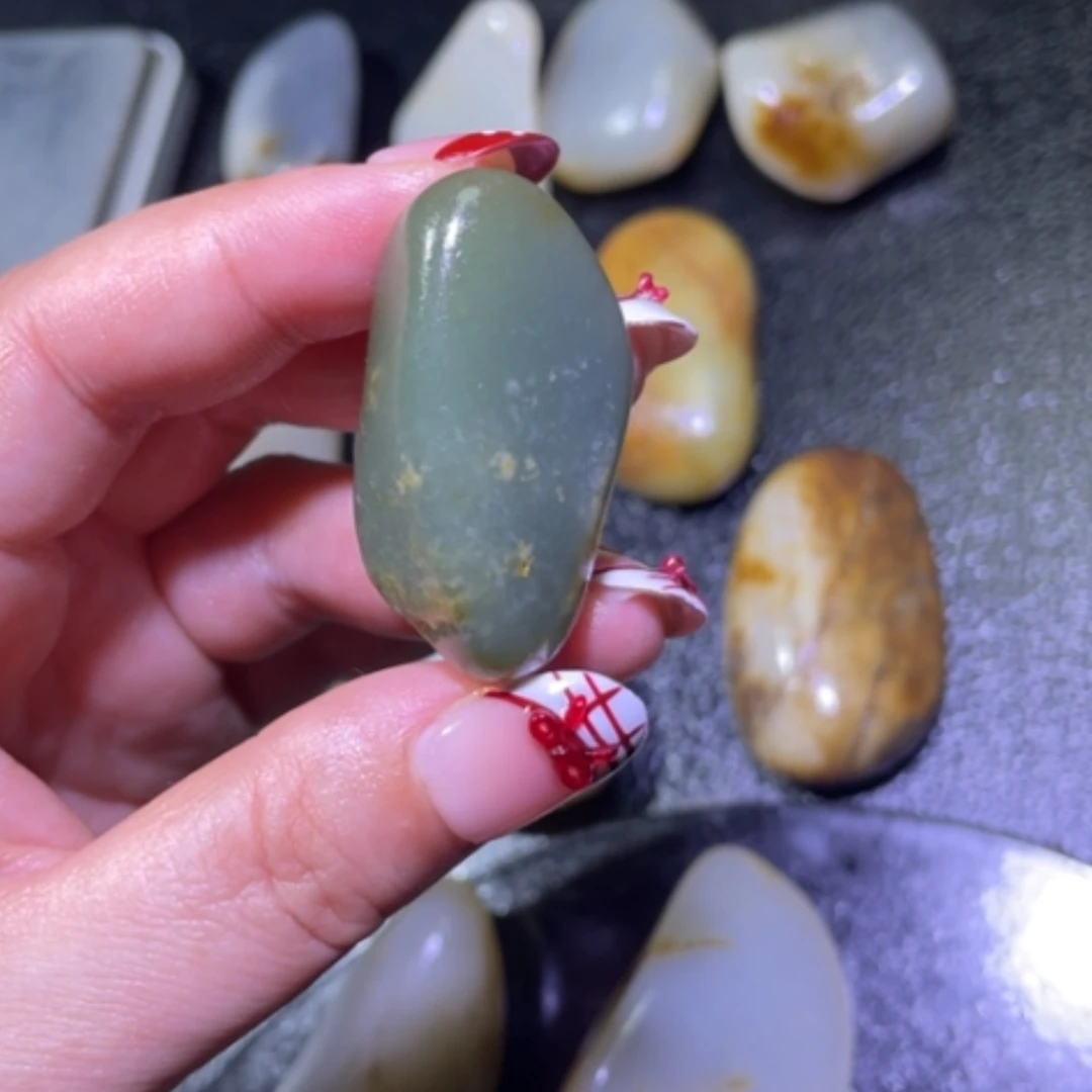 【闪购商品】颈饰未镶嵌和田玉