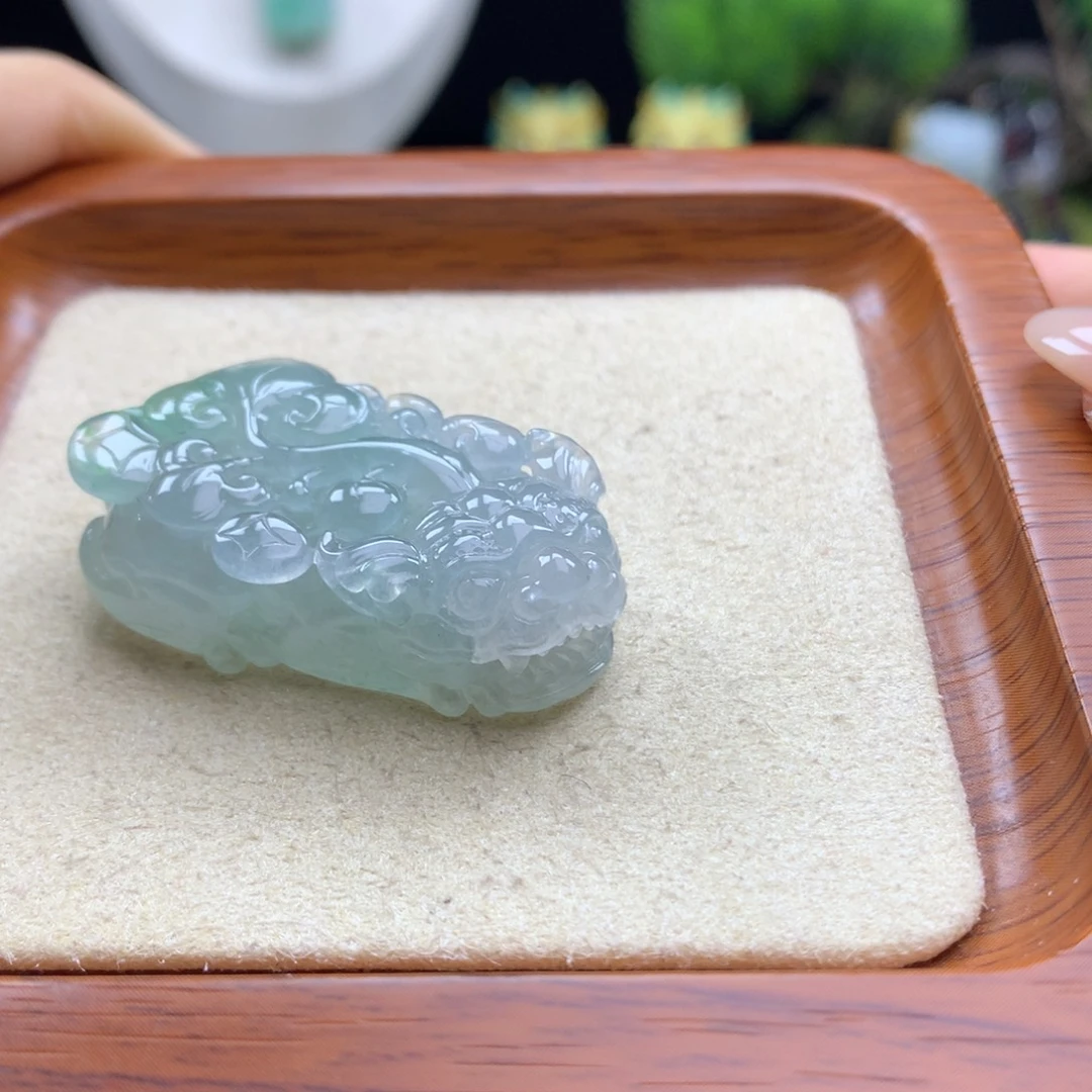 翡翠未镶嵌颈饰12