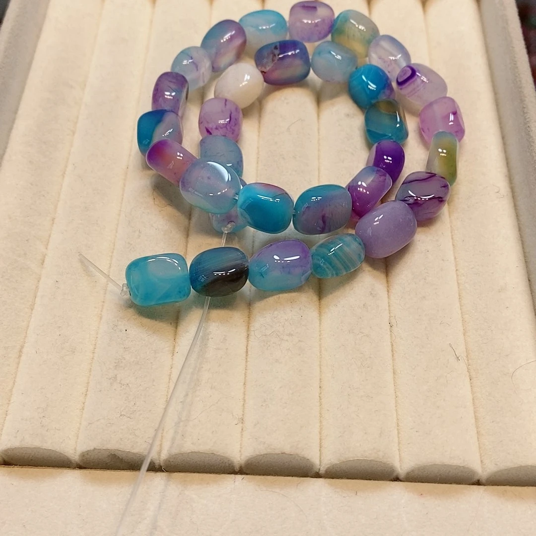 散珠玛瑙/玉髓多彩玛瑙一条