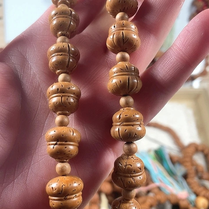 向****核桃木/黑胡桃（胡桃木）