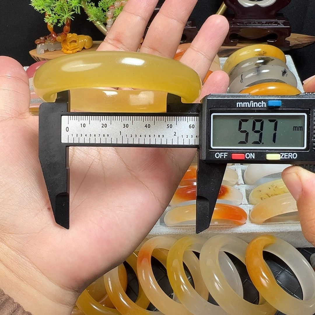 石英质玉（黄龙玉）未镶嵌手镯