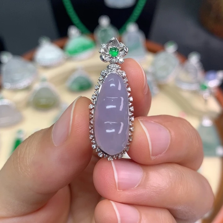 颈饰18K金镶嵌翡翠翡翠
