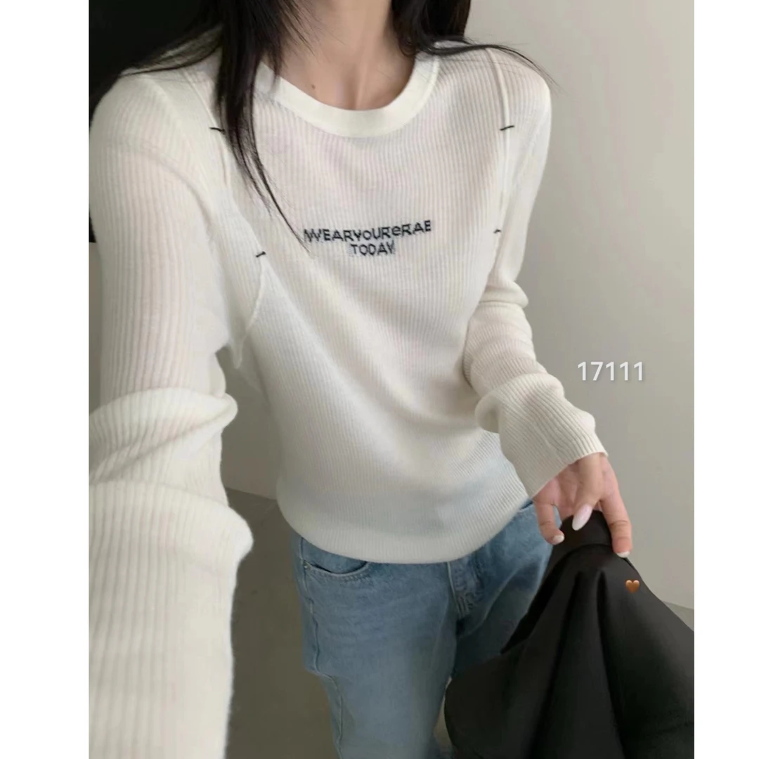 17111（部分无水洗唛，介意慎拍）CHUXUN字母圆领打底针织衫