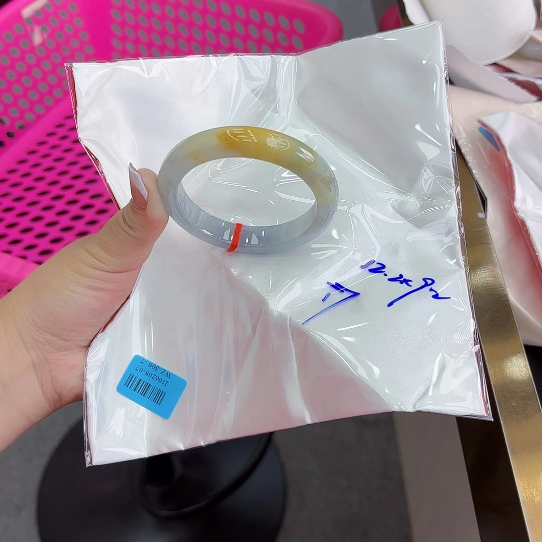 翡翠手镯未镶嵌手镯