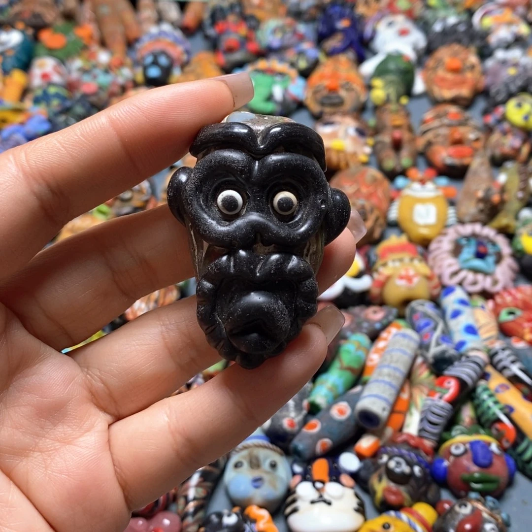 琉璃颈饰印度尼西亚黑色猩猩