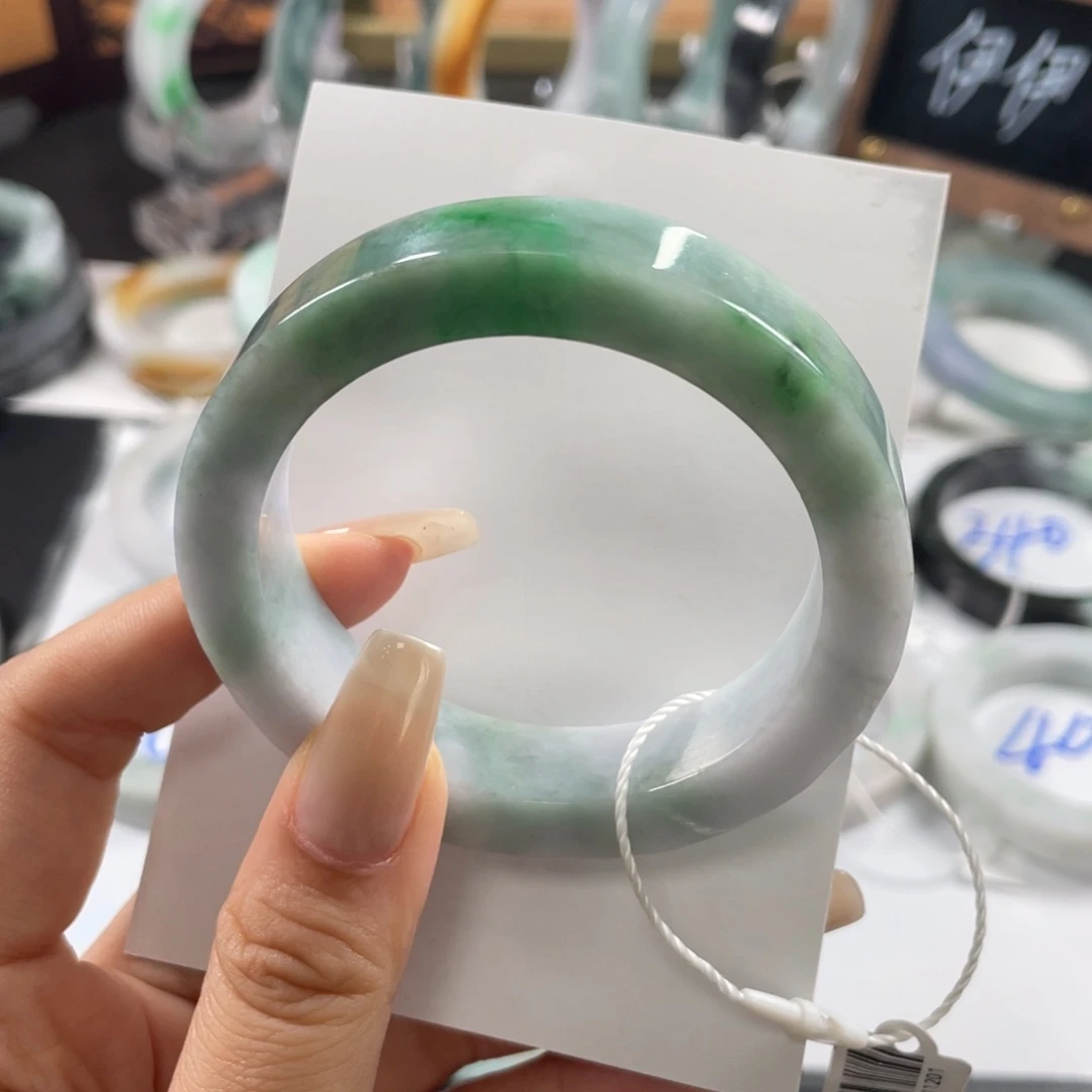 定制翡翠未镶嵌翡翠手镯基地质检发货