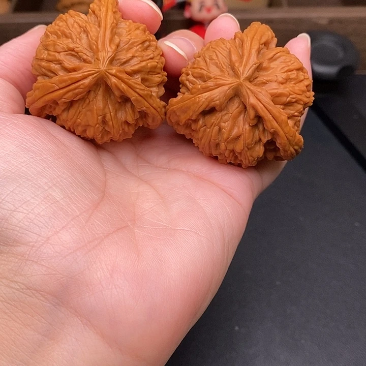小***3把件文玩核桃白奔