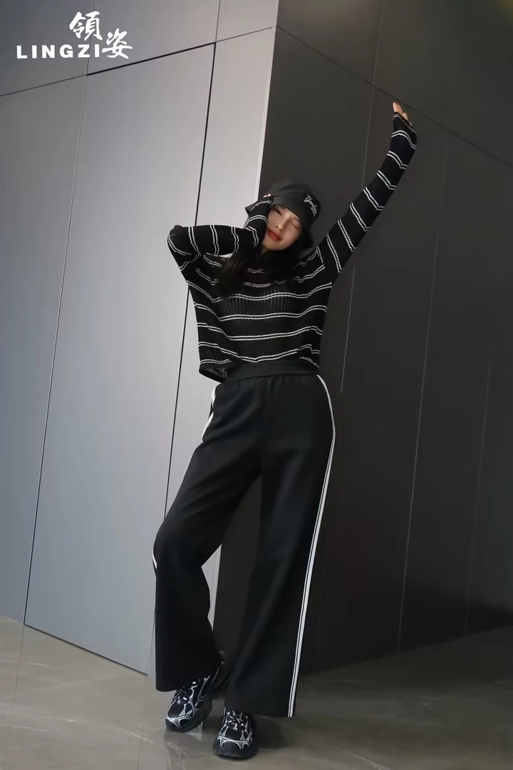 条纹针织衫711521