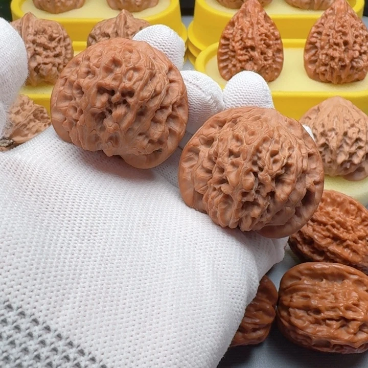 核桃43尺龙洞峪文玩