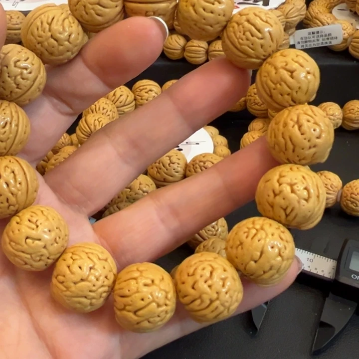 。***.吊坠桃核一物一图精品元宝