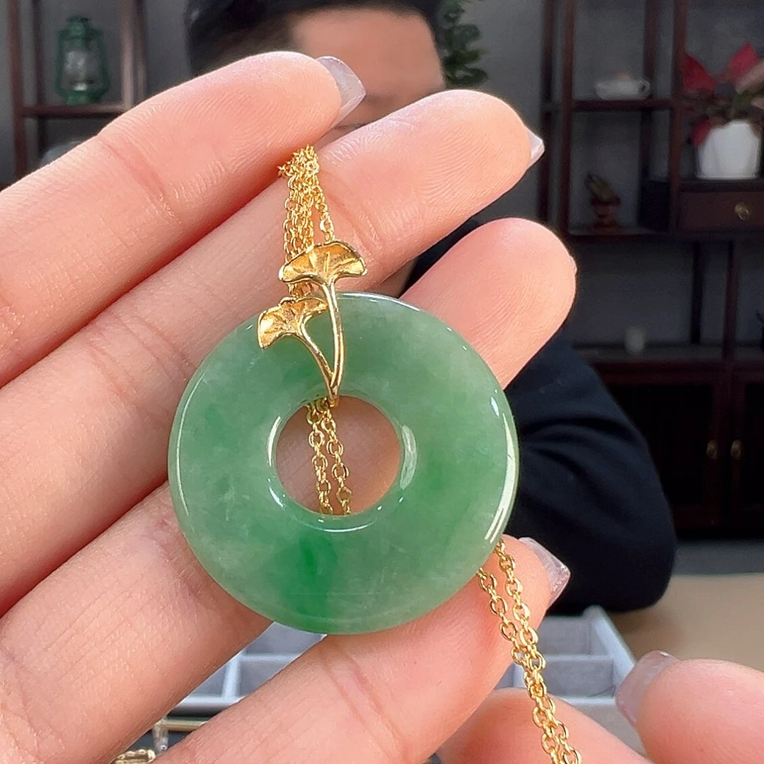 翡翠吊坠(赠链)18K金镶嵌赠银链子