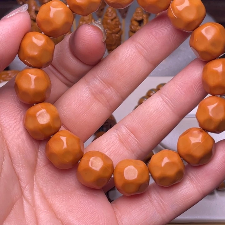 橄榄核手串猴头奶酪