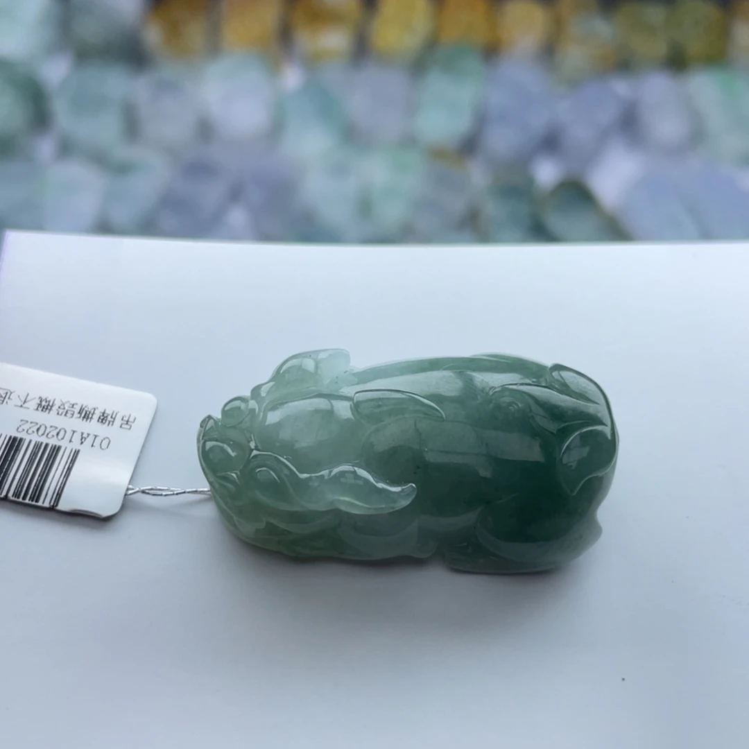 翡翠颈饰未镶嵌貔貅