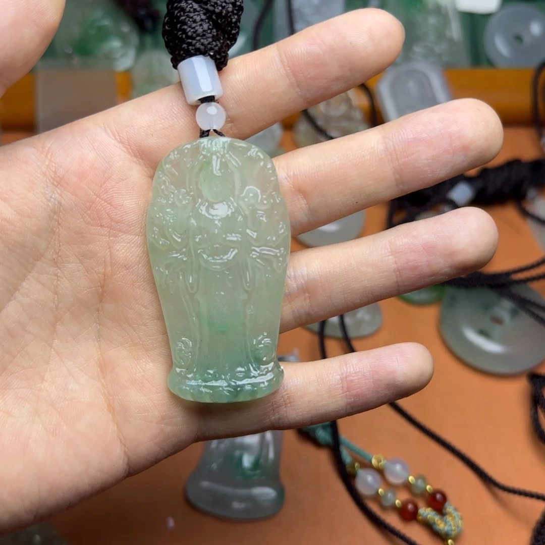 翡翠未镶嵌颈饰千手