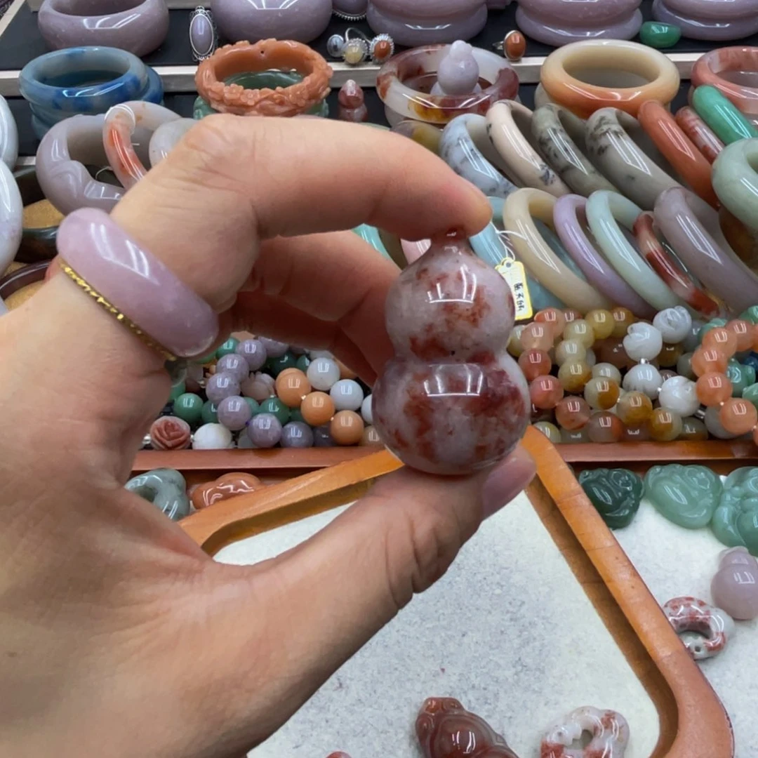 淡***生石英岩玉圈口齐全未镶嵌