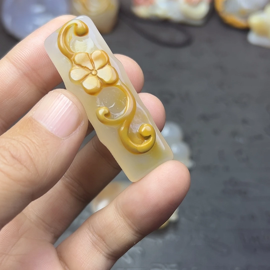 越***好玛瑙/玉髓未镶嵌时尚潮流手把件吊坠