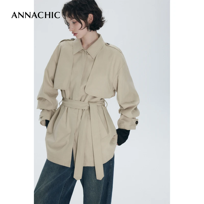 ANNACHIC博主造型_立体剪裁设计翻领廓形外套女/收腰短款绑带风衣