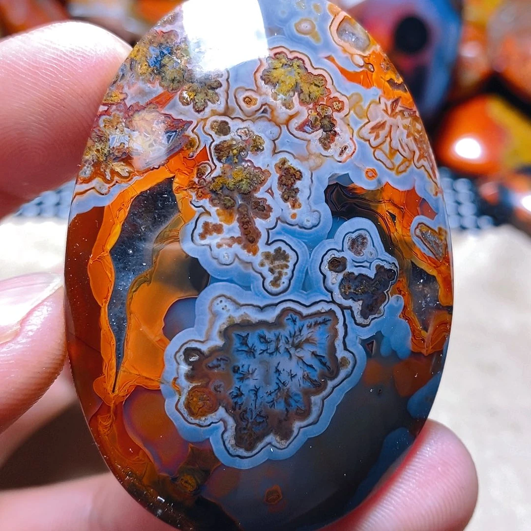 玛瑙/玉髓颈饰未镶嵌小*娃