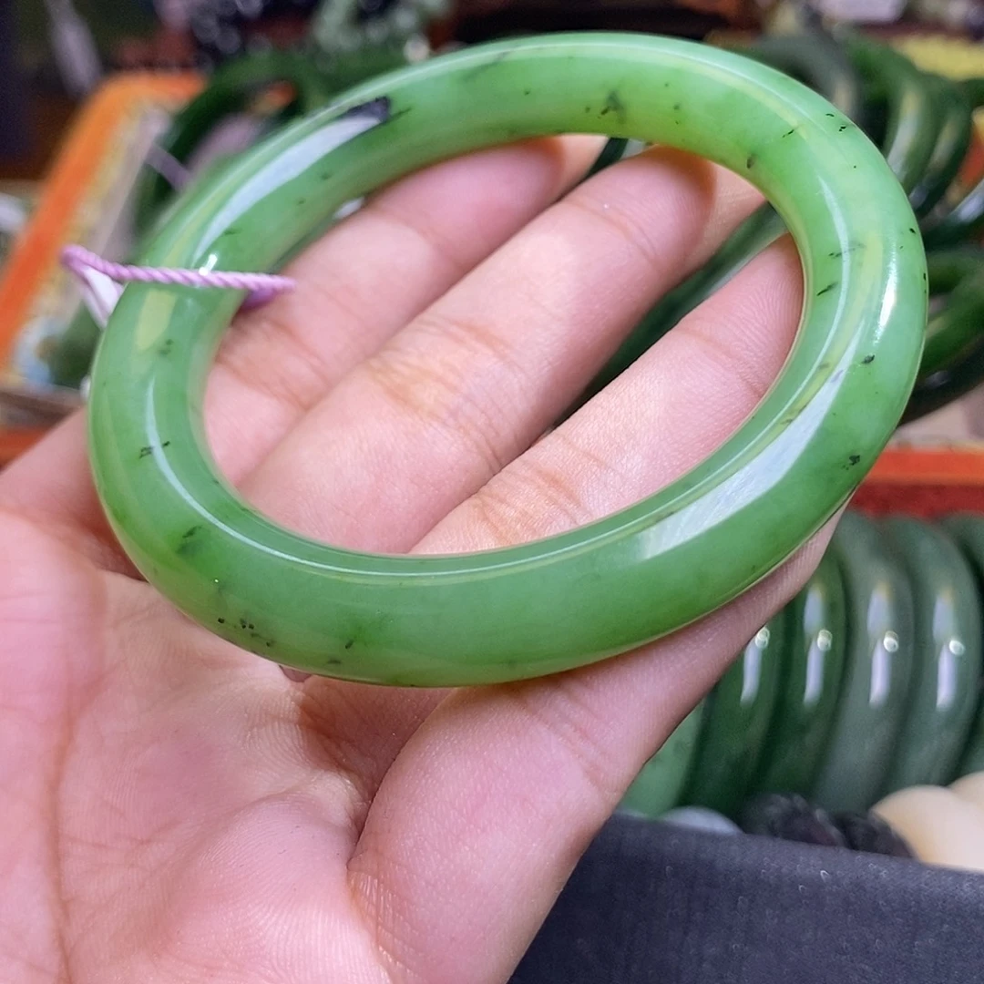 和田玉未镶嵌颈饰碧玉乌兰海果绿圆条手镯54.7