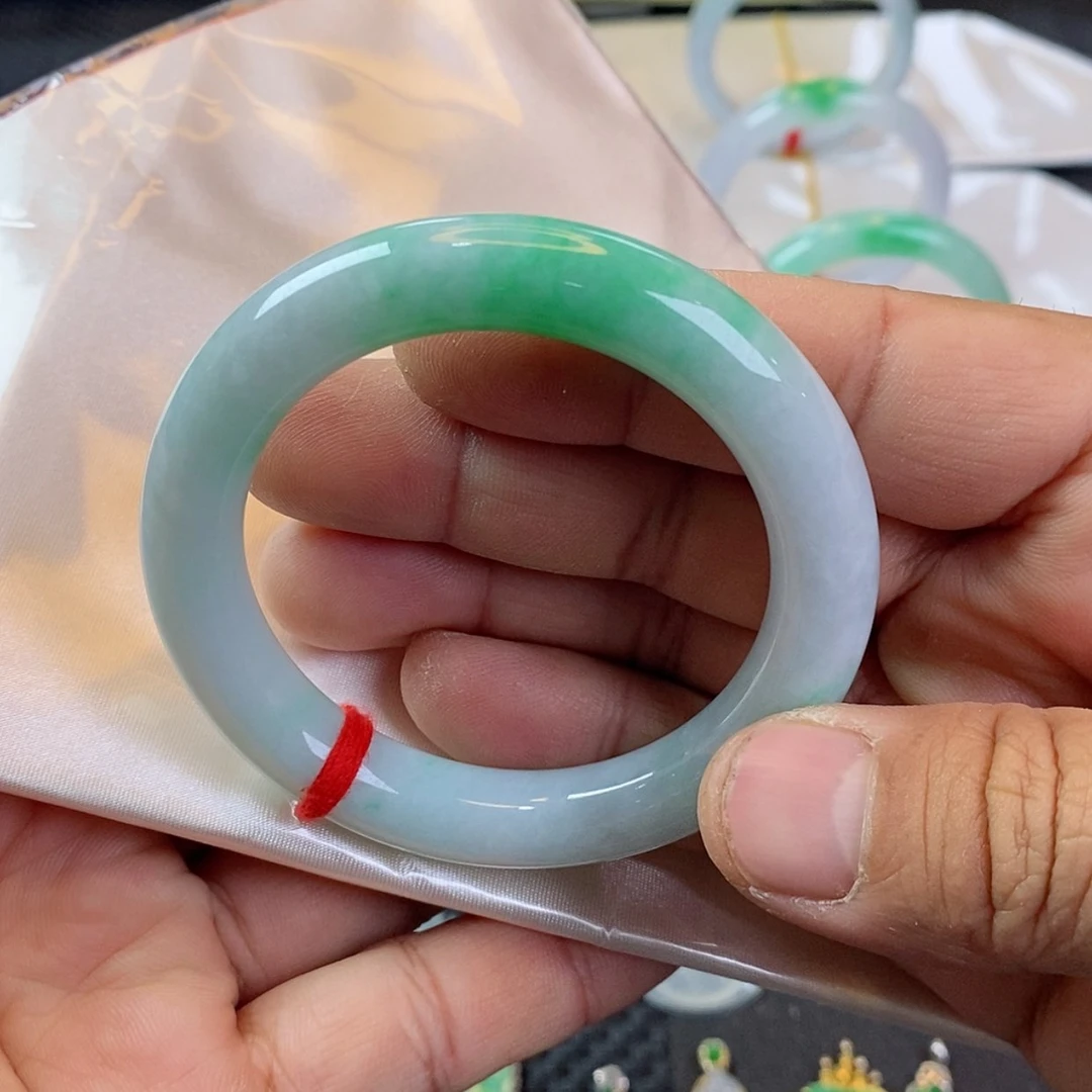 【闪购商品】未镶嵌手镯翡翠