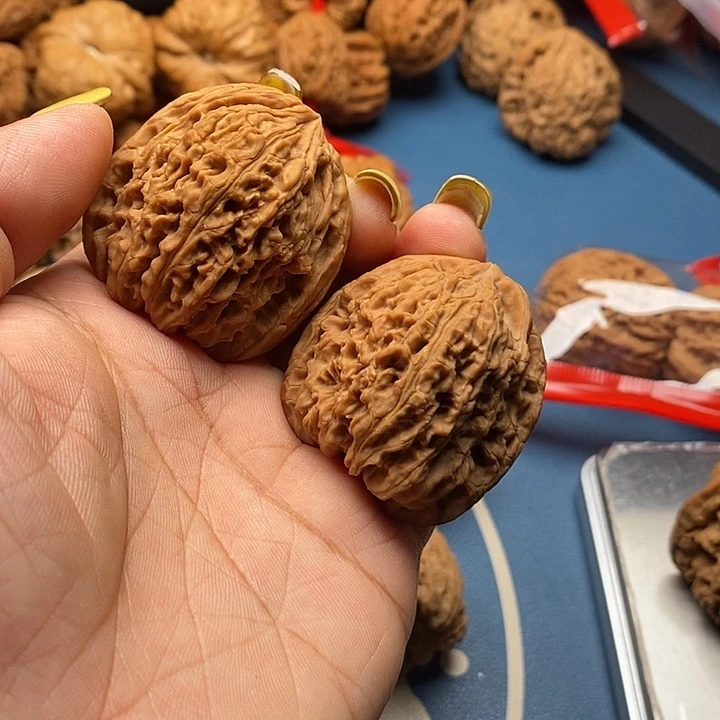 文玩核桃把件阳**美南疆