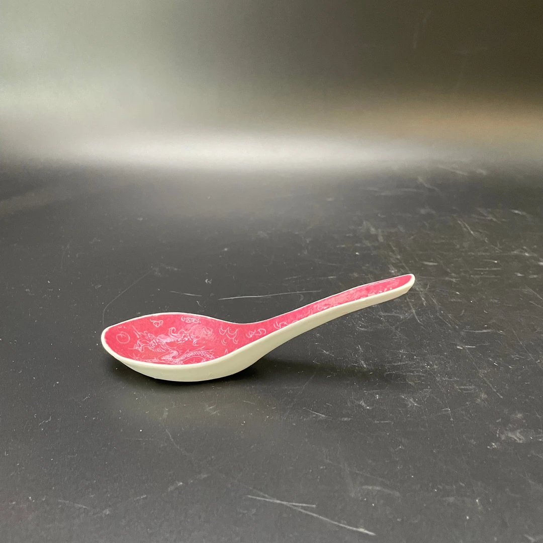 A1562 民国胭脂红地轧道龙纹勺 长14.3cm