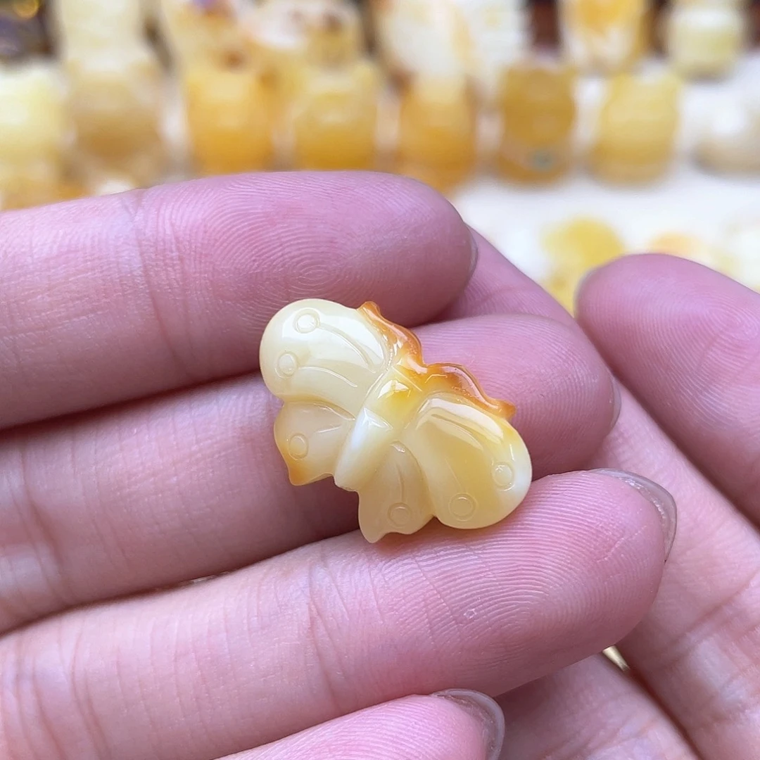 未镶嵌琥珀裸石蜜蜡