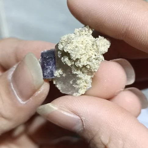 贵州云暮莹石水晶共生
