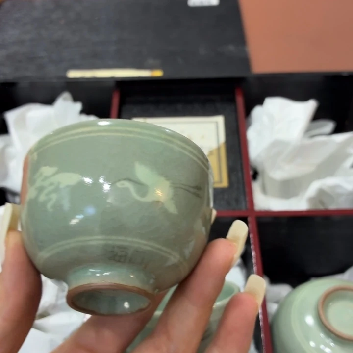 瓷片单生花叶数个生于上部