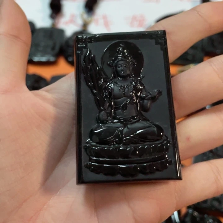 翡翠颈饰未镶嵌哈**?