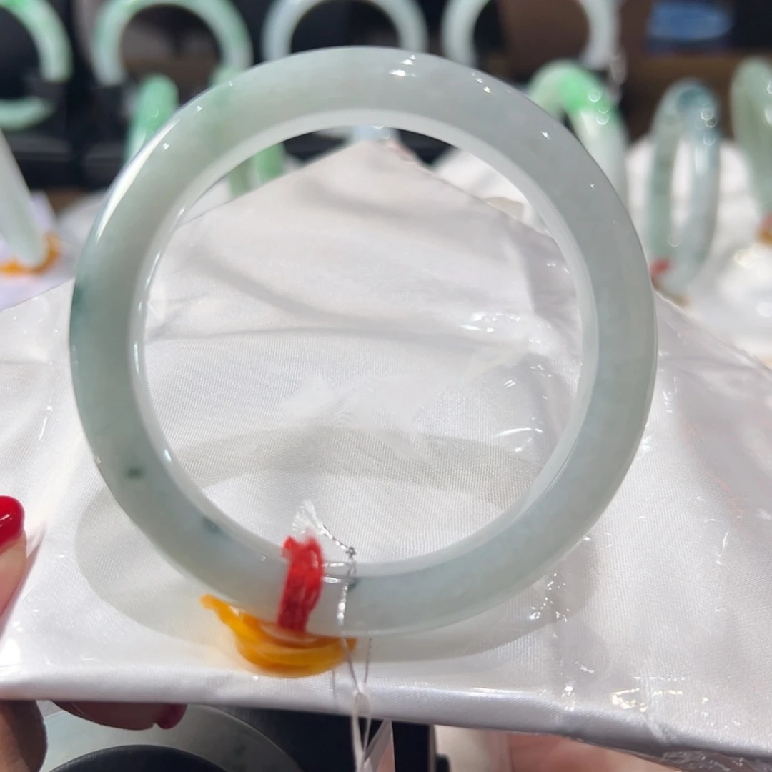 翡翠手镯（圆镯）未镶嵌