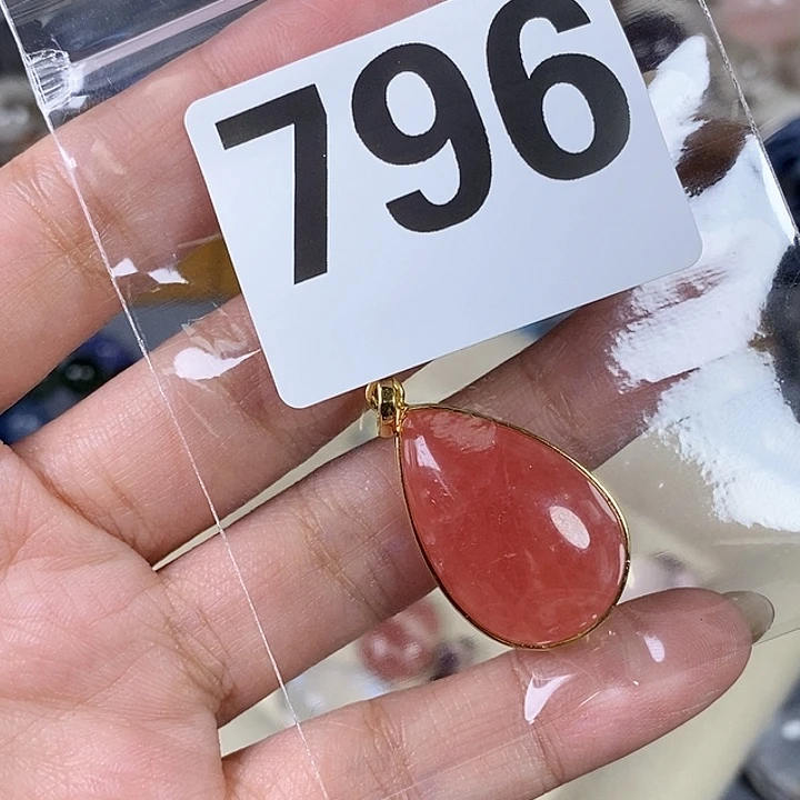 未镶嵌手链水晶E****?