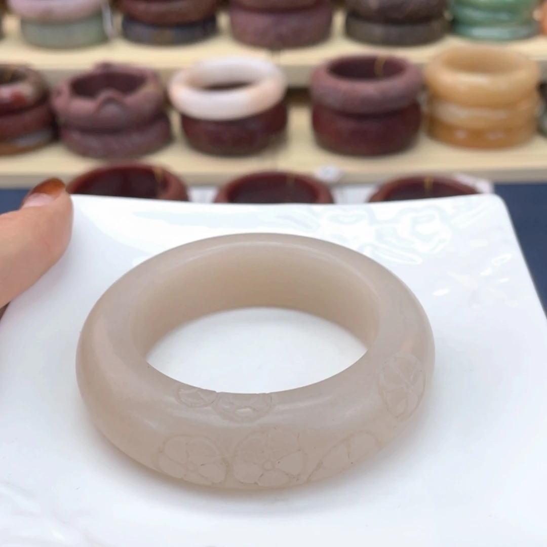 【闪购商品】石英质玉手镯未镶嵌