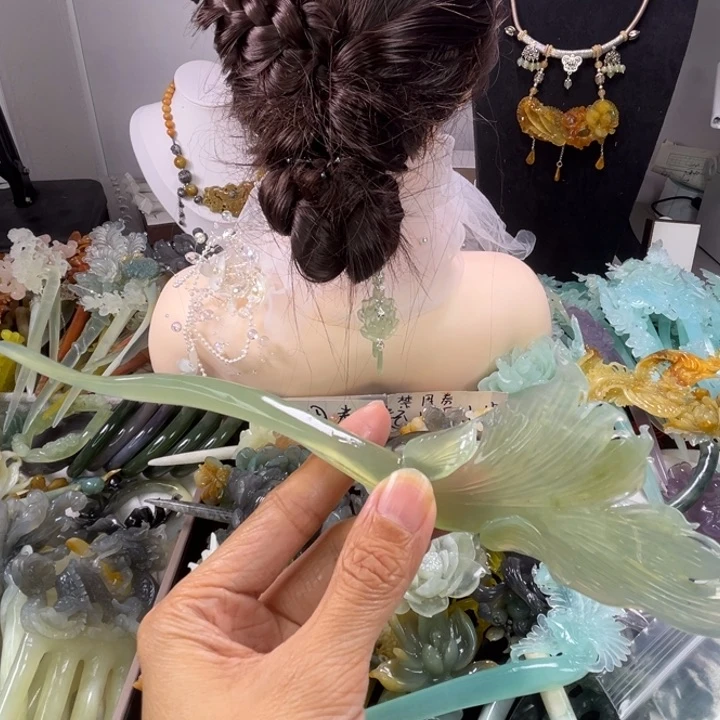 未镶嵌岫玉发饰瑕疵