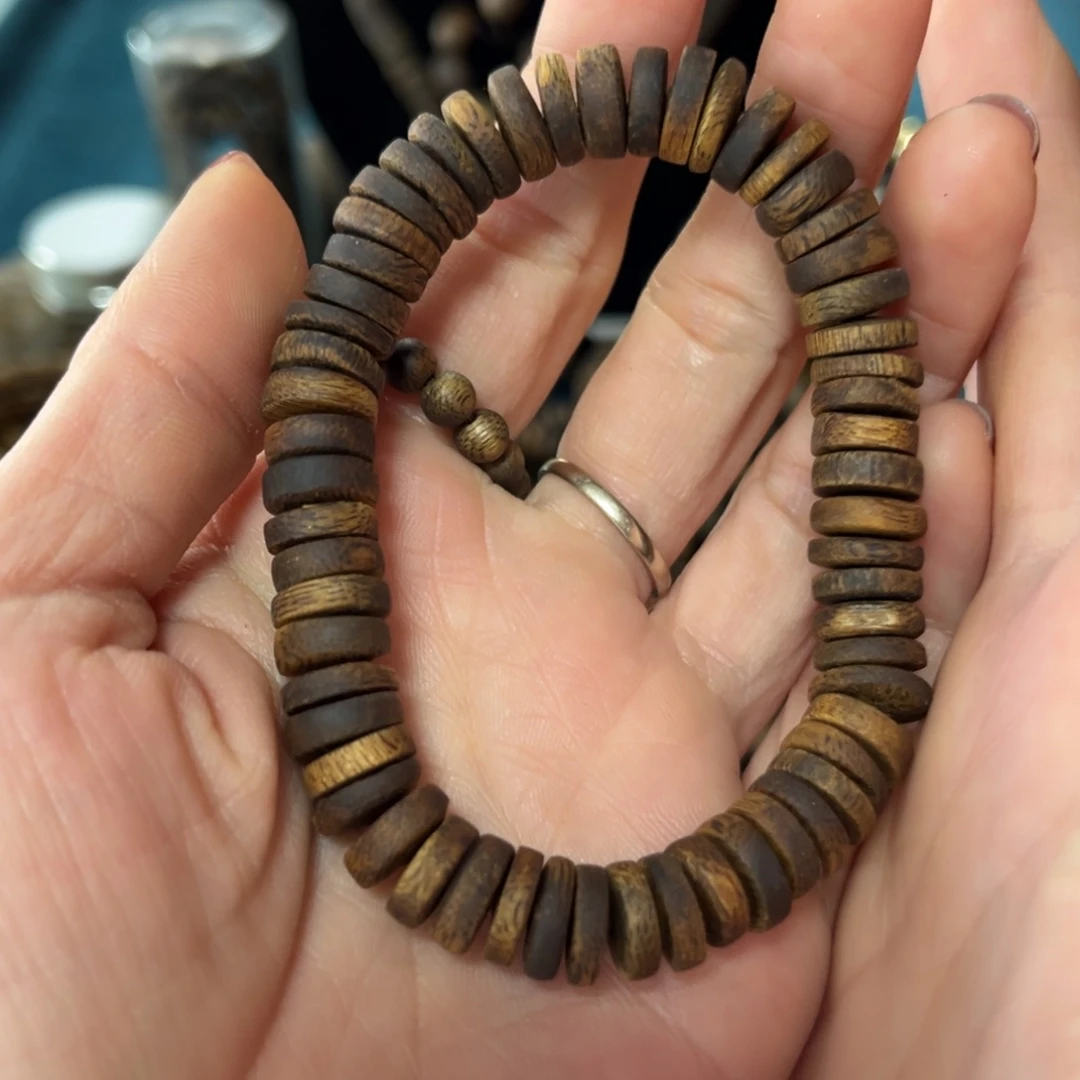 沉香手串王*森陆河卡9-10克多样性发货一条