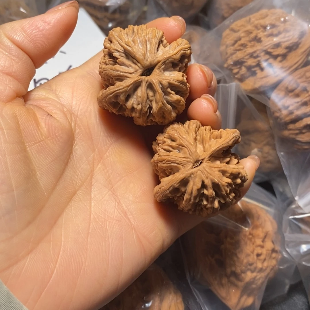D***y核桃文玩核桃虎头瑕疵福利对031