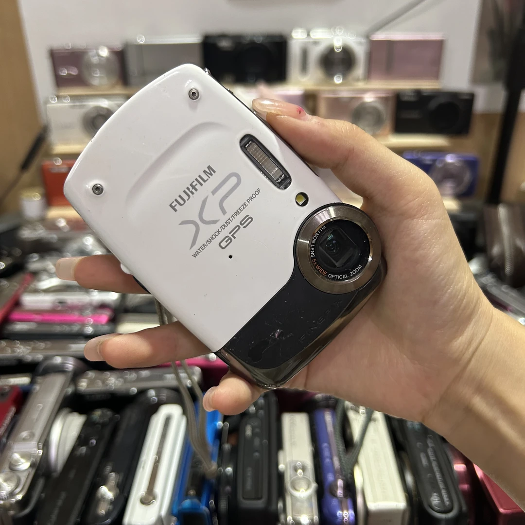 9新 Fujifilm/富士 富士xp30熊猫配色1200万像素4倍光学变焦