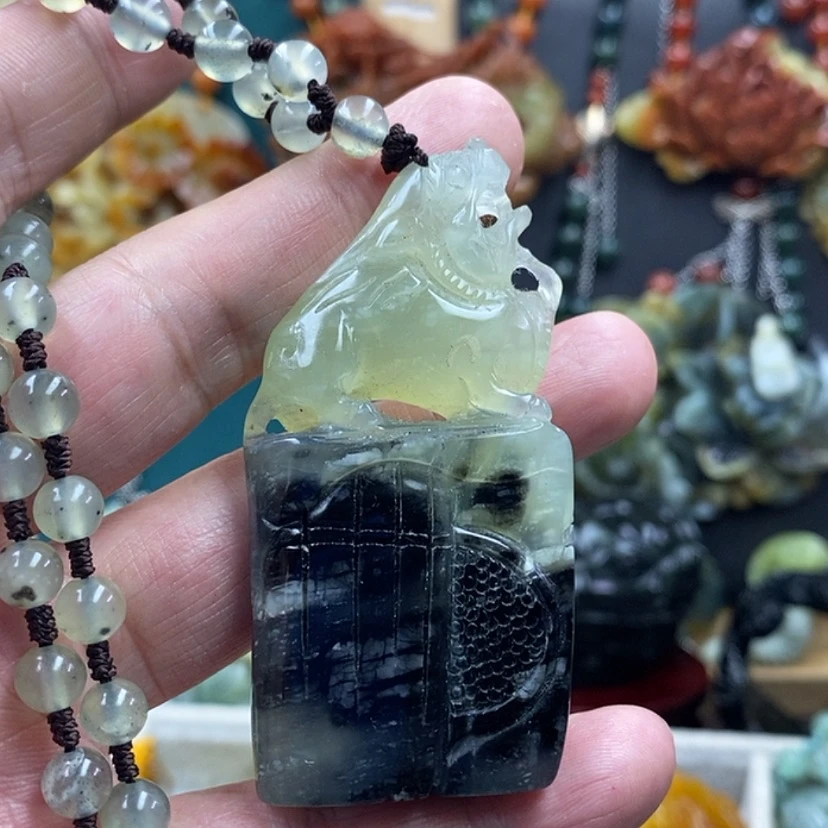 【闪购商品】蛇纹石玉未镶嵌吊坠