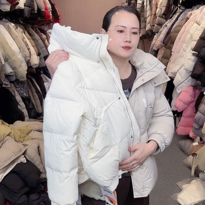 艾雨衣尚羽绒外套