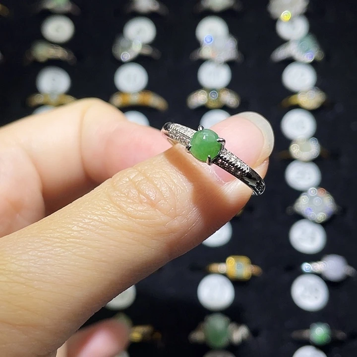 翡翠未镶嵌戒指戒指