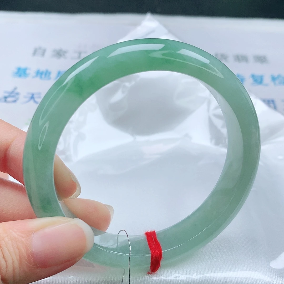 翡翠手镯未镶嵌58圈