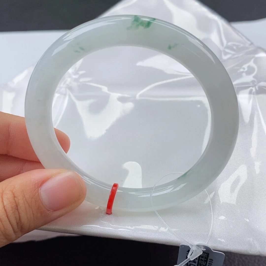 翡翠手镯（圆镯）未镶嵌