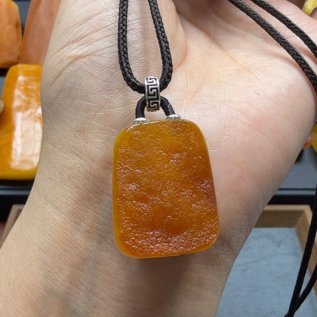 未镶嵌吊坠(赠链)琥珀