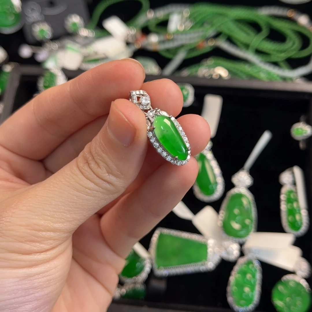 翡翠银S925镶嵌戒指福瓜吊坠