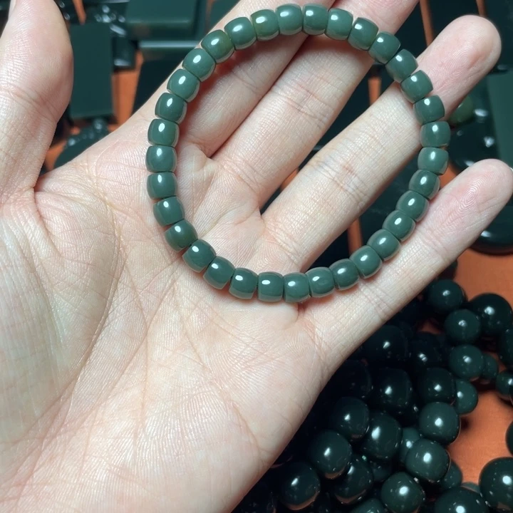 橘***译和田玉（青玉）未镶嵌颈饰