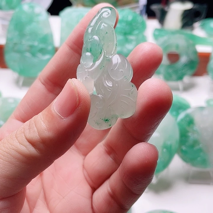 石英质玉吊坠未镶嵌街***福